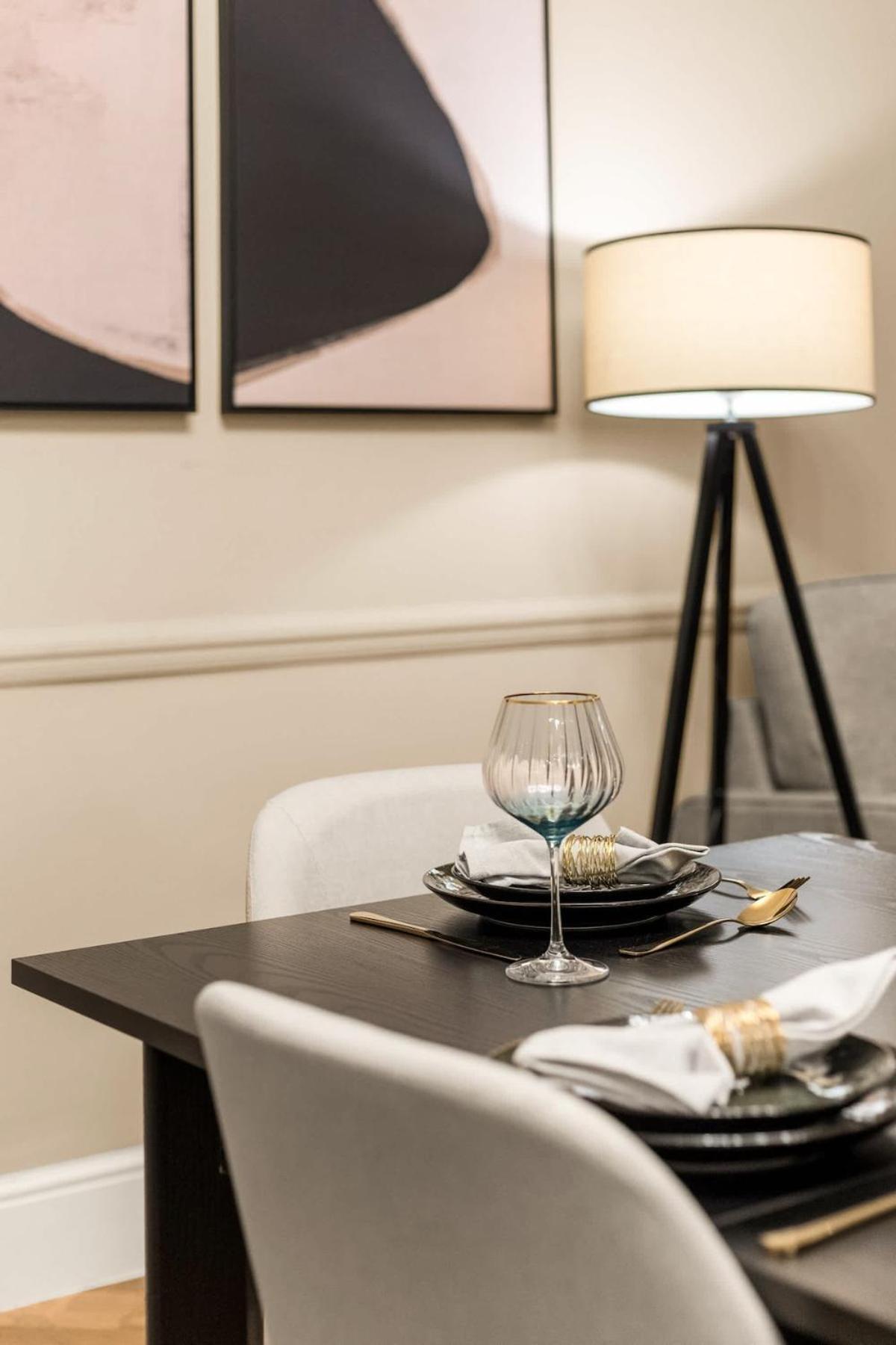Superb 2 Bedroom Retreat In Belsize Park